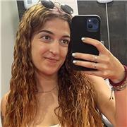 Graduada en educación primaria con mención en Inglés con experiencia impartiendo clases de inglés